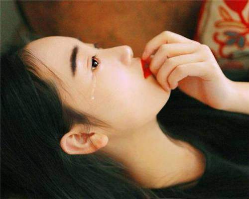 有的甚至还摔门而出,不敢不顾的,真的瞬间伤透了女人的心.