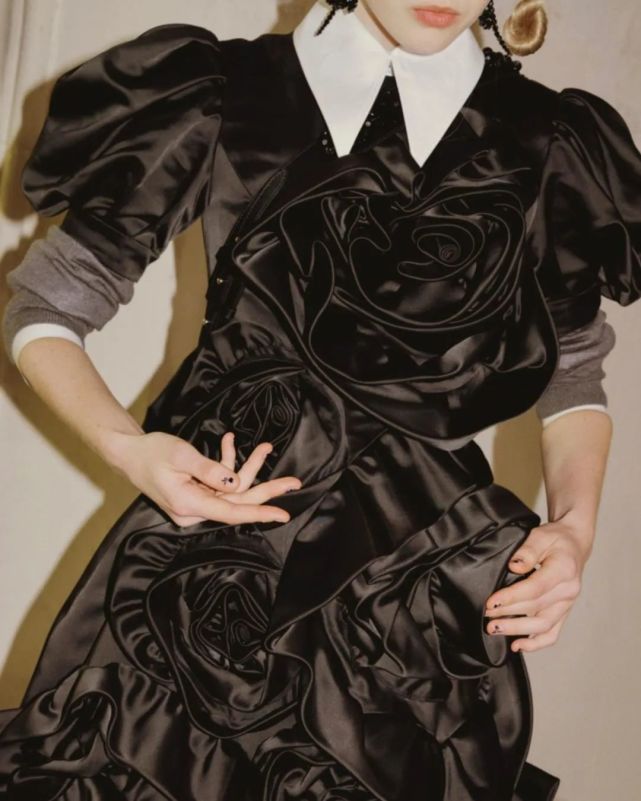 川久保玲的孩子联名hm让女生们定好了闹钟simonerocha