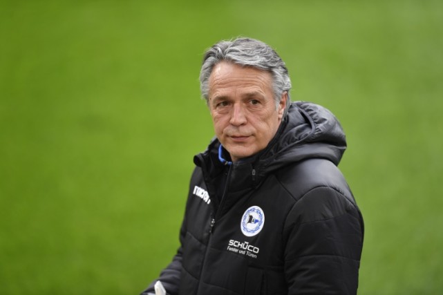 官方:比勒菲尔德解雇主帅诺伊豪斯