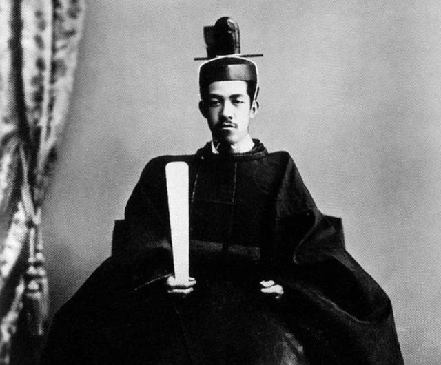 日本的傻天皇曾沦为全世界的笑话为何还能受到百姓爱戴