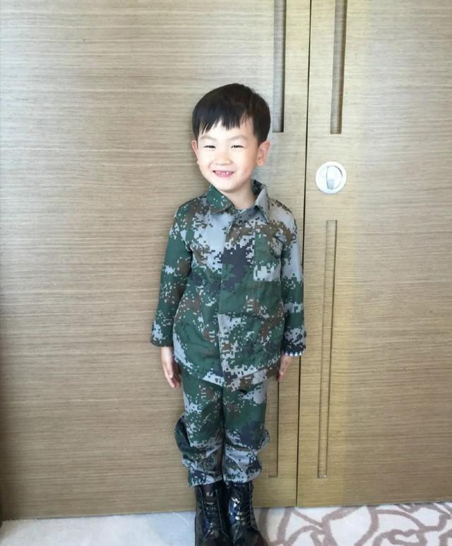 心酸的王子豪:爸爸是大明星王宝强,他因颜值太高被怀疑不是亲生