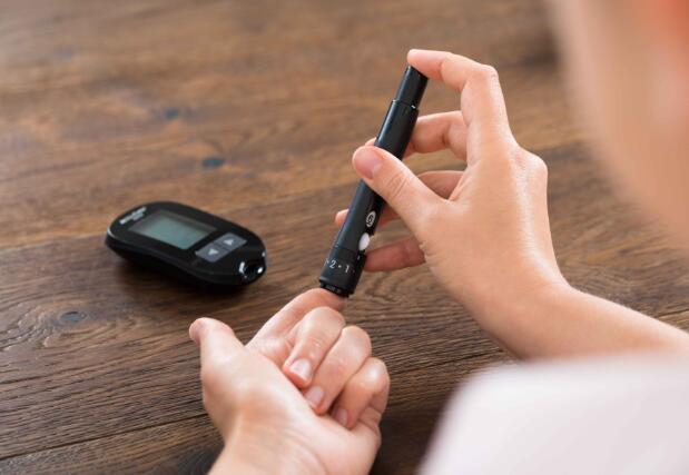 糖尿病|医生劝告：预防糖尿病，晨起2坚持，吃饭3不要，血糖才会更平稳