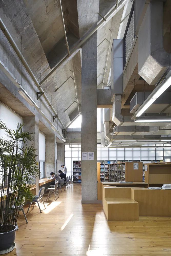 乡土的校园"教堂" |四川美术学院虎溪校区图书馆