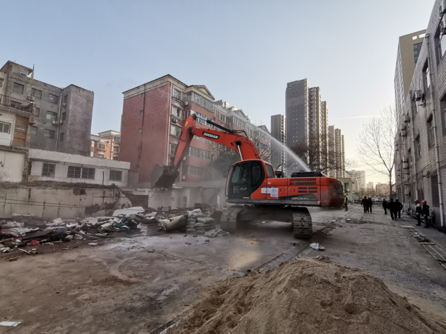 雨潤市場南門兩側,元鳳二路防腐木市場,元朔路美食城,西安銅霖建築