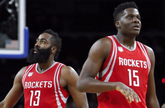 场均14篮板2盖帽离开了哈登卡佩拉却证明了自己