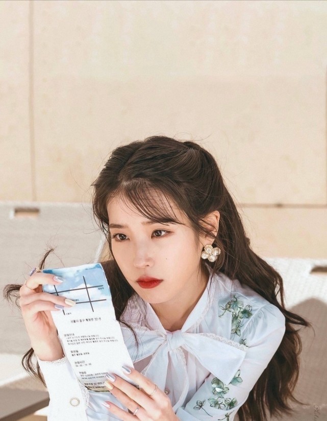 iu正规五辑预告