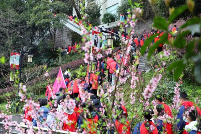 合川區瑞山中學在山花漫爛中,同學們迴歸課堂永川區▲永川北山中學