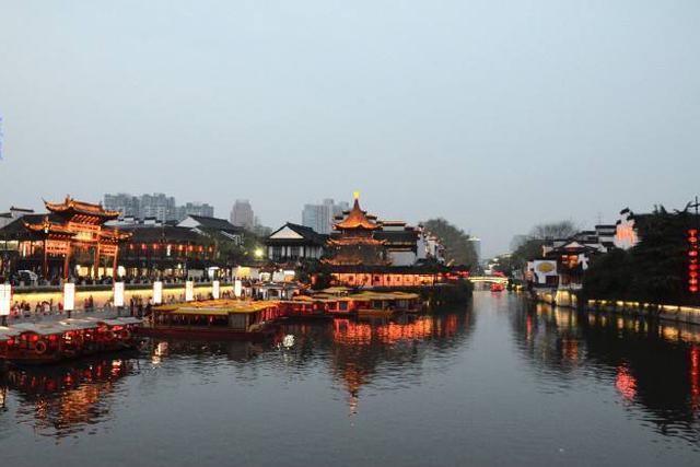 扬州一处城中村居民们丧失斗志只等拆迁款到一夜暴富