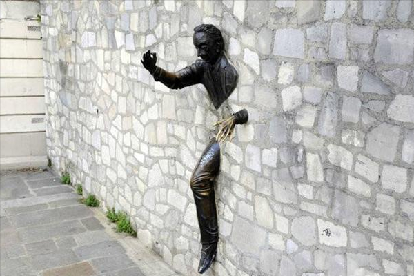 83年17岁男孩用"穿墙术",盗取10亿文物,曾在停尸房练胆