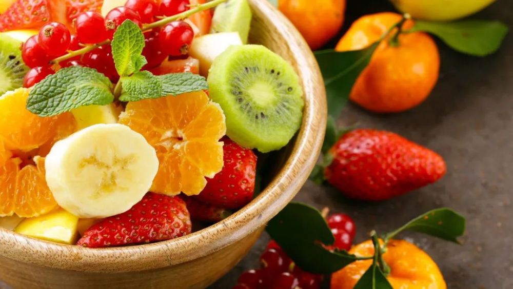 果糖|大量果糖损伤免疫系统，女人吃水果伤身，水果到底吃多少才健康？