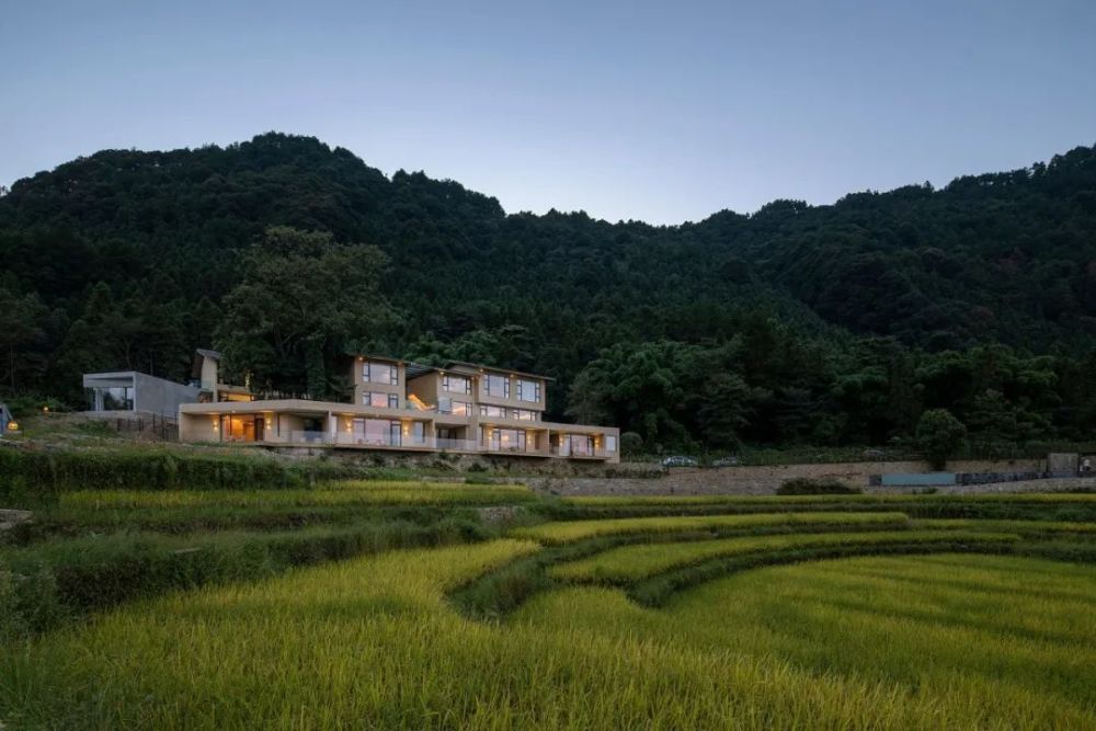 三文建筑丨重庆垫江巴谷宿集在半山稻田之间可居可游