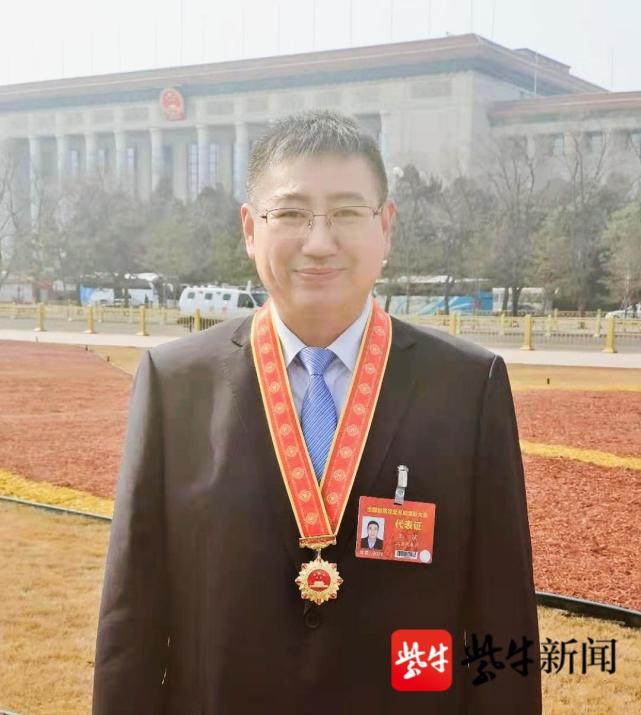 灌云“全国脱贫攻坚先进个人”王斌：退役不褪色，六年扶贫路，走进大会堂_腾讯新闻