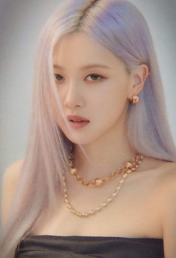 朴彩英solo日期确定紫色高定裙装淡雅红色造型狂野叛逆