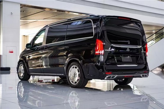 奔驰迈巴赫vs680商务车 奔驰v260l平顶七座改装神品_腾讯新闻