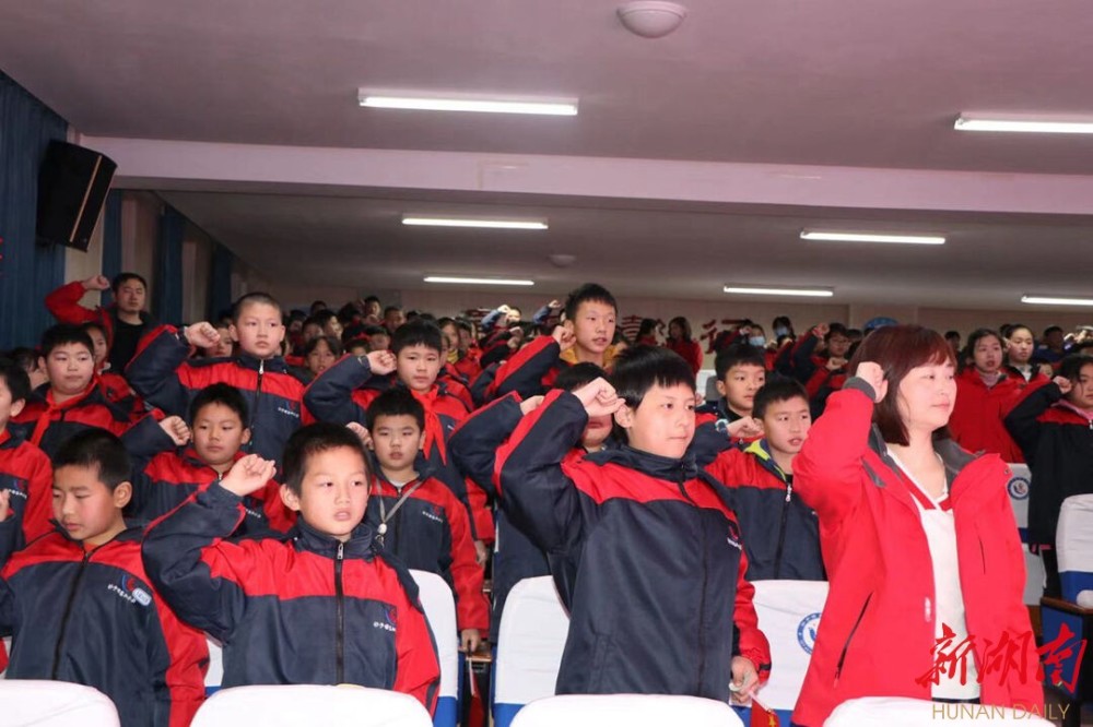 砂子塘嘉和小学学党史践行三牛精神