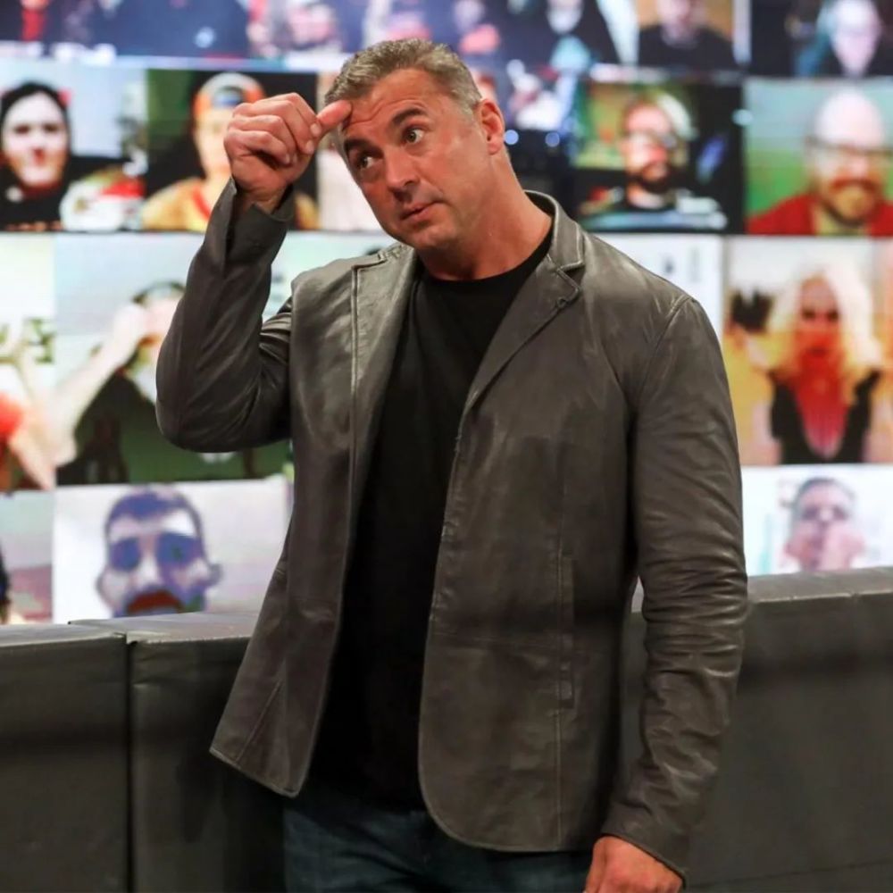 新科wwe冠军诞生!苦等17年,鲍比莱斯利终于登上职业生涯最高峰!