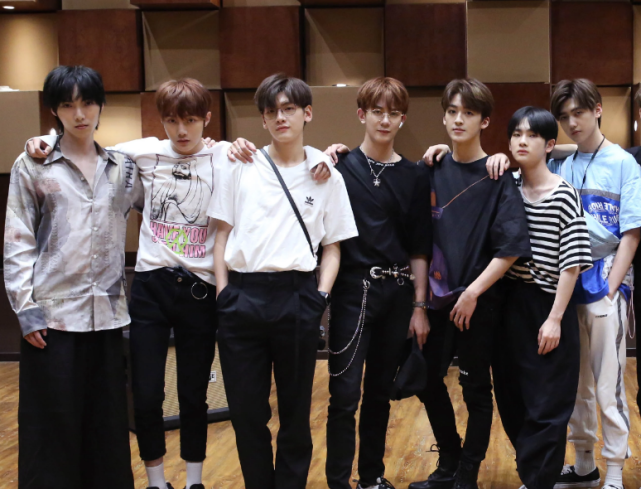 背靠大公司镜头最多抽烟被秒删他是不是创4皇族