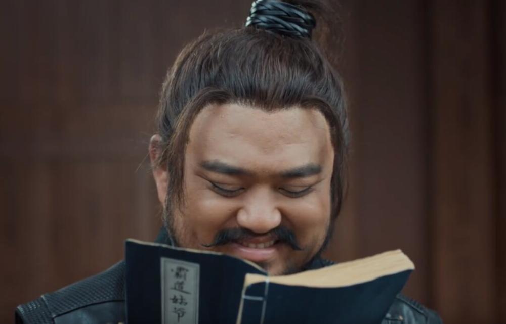 "秀念"在《赘婿》中变身"耿护院,实力演绎何为"卧龙凤雏"_腾讯新闻