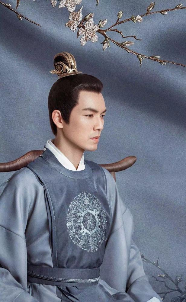 那这个剧肯定会被一直吐槽下去,而在这种背景下《锦心似玉》男主