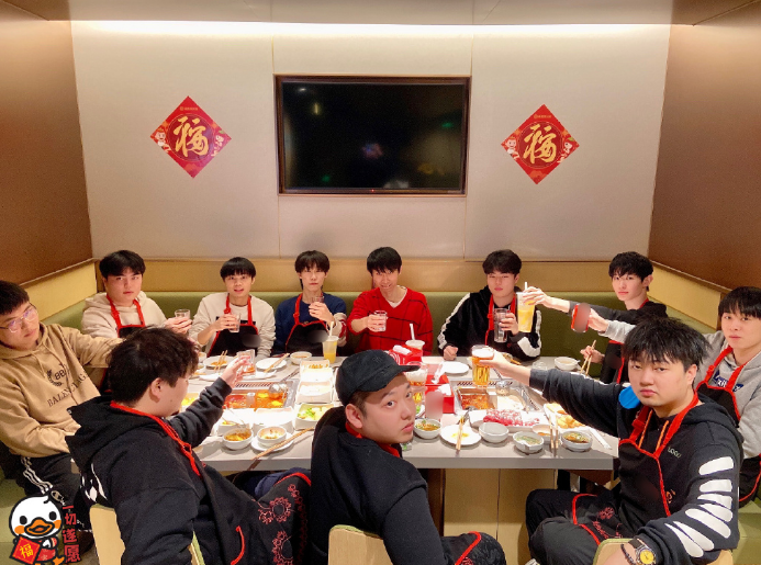 AG教练组对新打野初晨持高度肯定，新一代野王诞生？