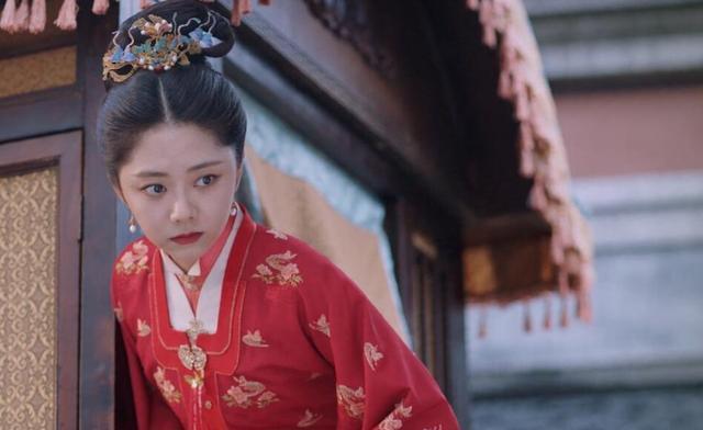 锦心似玉徐令宜装醉留宿十一娘房中亲她额头第二天这样调侃