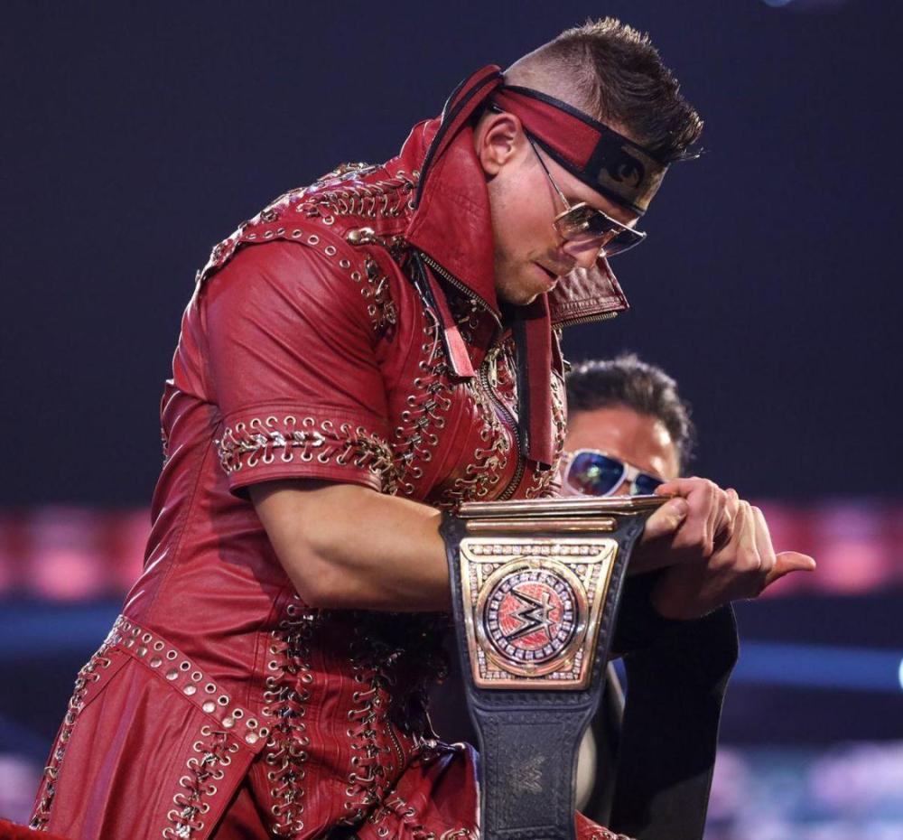 鲍比莱斯利为何突然成为wwe冠军背后的五大原因!_腾讯新闻