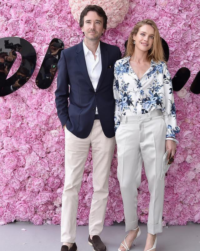 水果娜带前夫的孩子再嫁豪门不愧是灰姑娘穿衣时尚有魅力