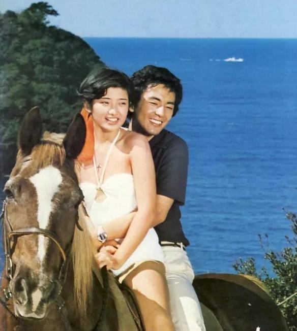 60岁山口百惠近照曝光为丈夫神隐40年现在她真的幸福吗