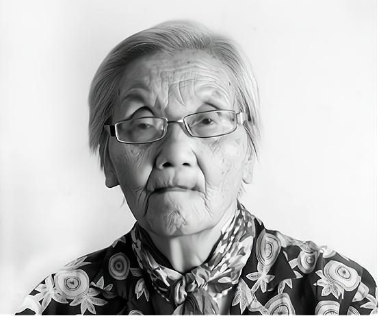 上图——蔡丽华奶奶遗照