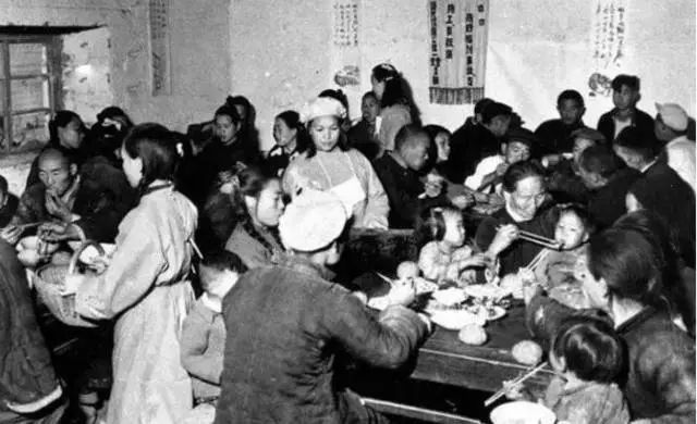 老照片人民公社大食堂