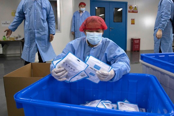 美国国会议员惊呼:打新冠疫苗的80%注射器依赖中国!