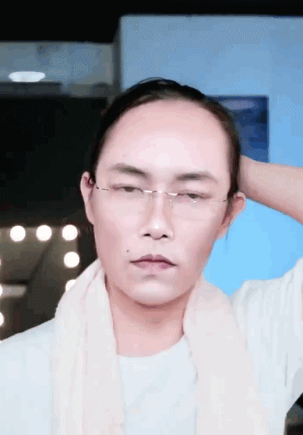 完全把我拉回到了,这个秃头,太有灵性了,这是张东升,完全是换头啊!