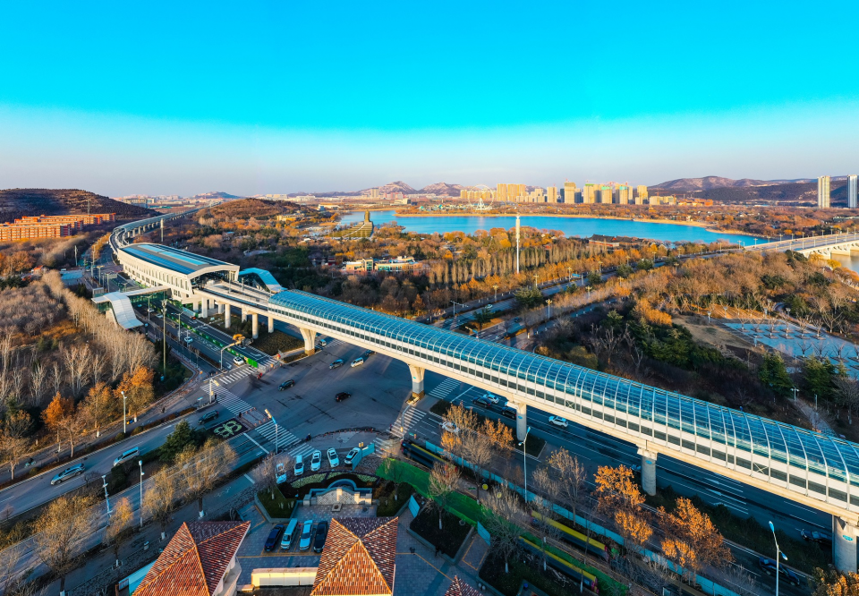 在新版济南市地图上,找到唐冶位置,你会发现,莱芜的并入之后,它已然