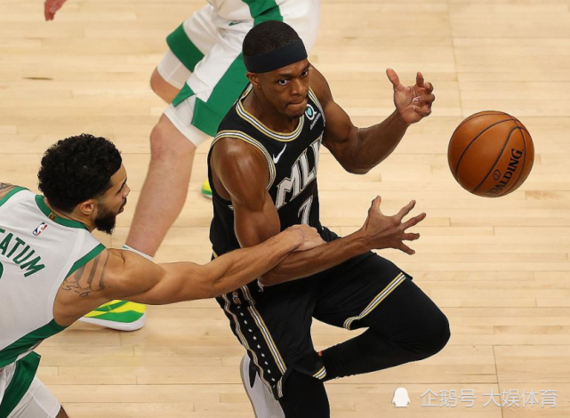 上赛季还是湖人队的第三巨头本赛季隆多拿着1500万在老鹰队养老