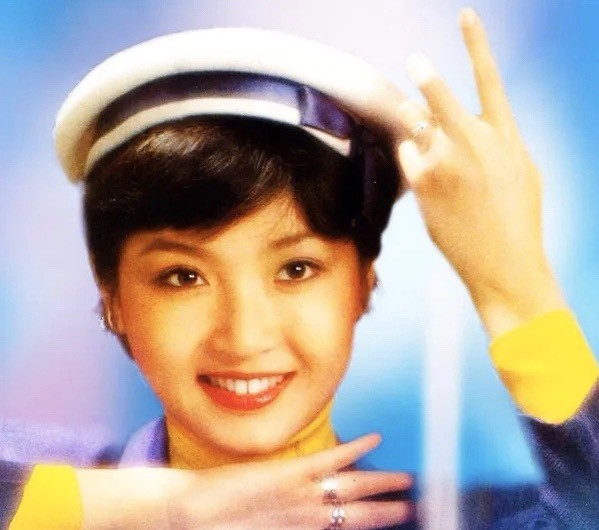 香港著名女星恬妞经历两段失败婚姻女儿打扮男性化为护母成同性恋