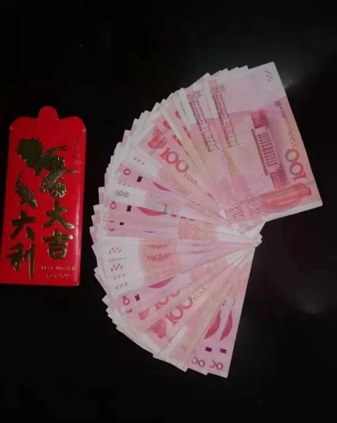 乘客在出租车上遗落4000元现金攀枝花的哥完璧归赵