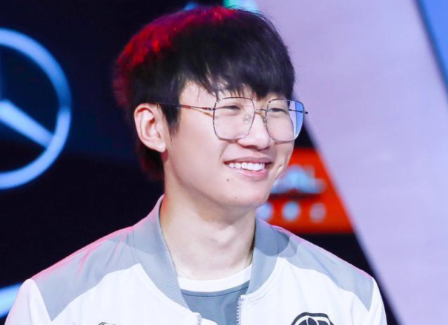 宁王是真敢说！嘲讽BLG：AD是真的菜，这么多钱买了个傻子！