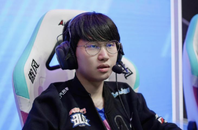 宁王是真敢说！嘲讽BLG：AD是真的菜，这么多钱买了个傻子！