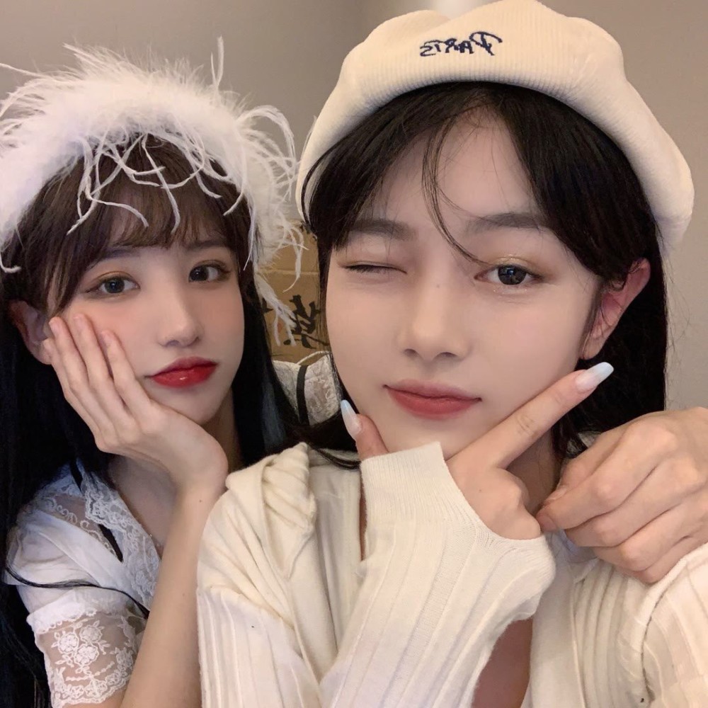 闺蜜头像同样的发型和衣服我只愿意和你撞衫