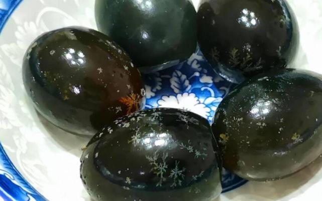 赘婿里郭麒麟靠皮蛋致富想吃皮蛋自己在家做几天就能吃