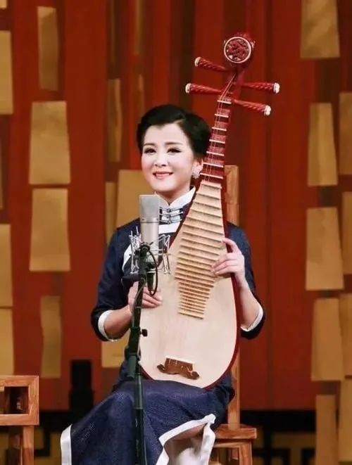 然后在普通病房安心养病 解燕与现任上海评弹团团长高博文在亚信峰会