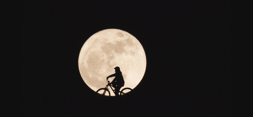 日本亿万富翁寻求八人飞上月球,有人要去吗?_腾讯新闻