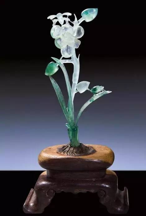 【哈轩翡翠】独特造型的艺术品——翡翠兰花|玉雕|兰花|翡翠|雕刻|轩