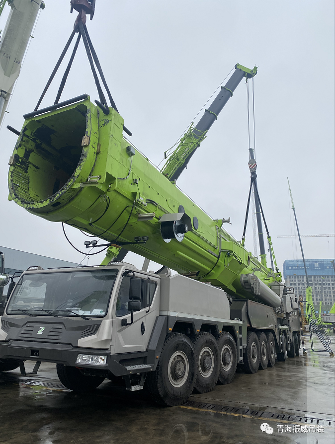 青海首台中联zat18000h全地面起重机即将落户振威