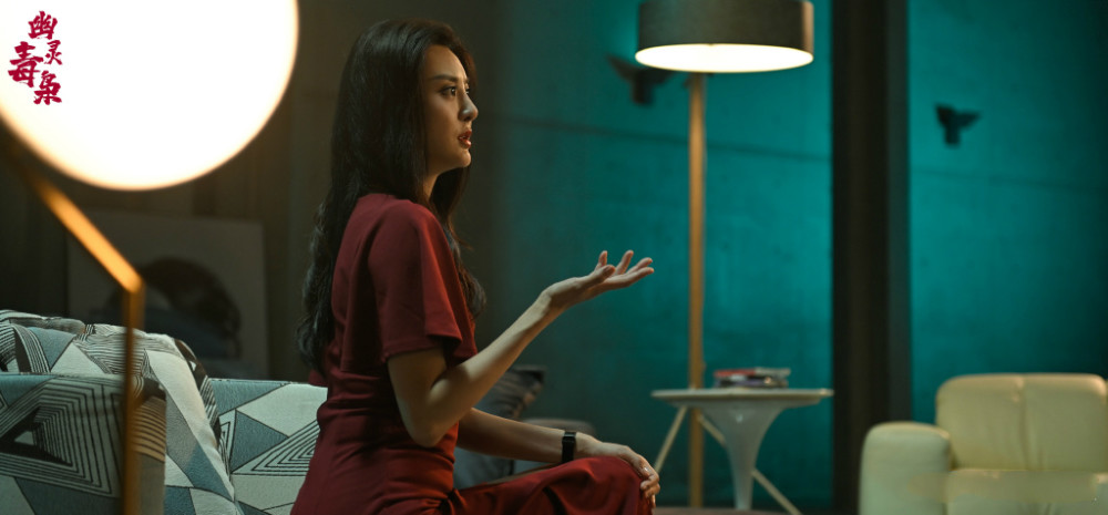 幽灵毒枭上映甘露飒爽分饰两角范冰冰替身标签可以扔了