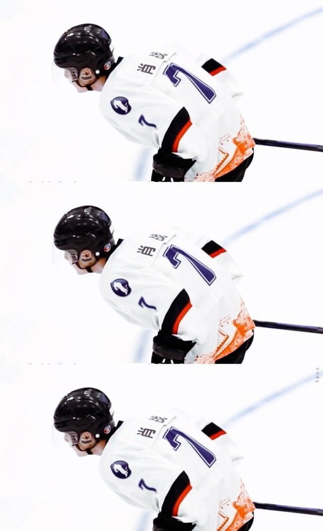 肖战官宣新节目,为助力冬奥练习打冰球,穿专业运动服太帅了