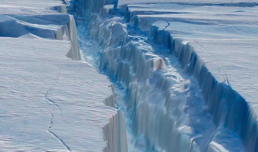 冰架|南极冰架裂开大口，1270平方公里的冰山掉进海洋！这意味着什么？