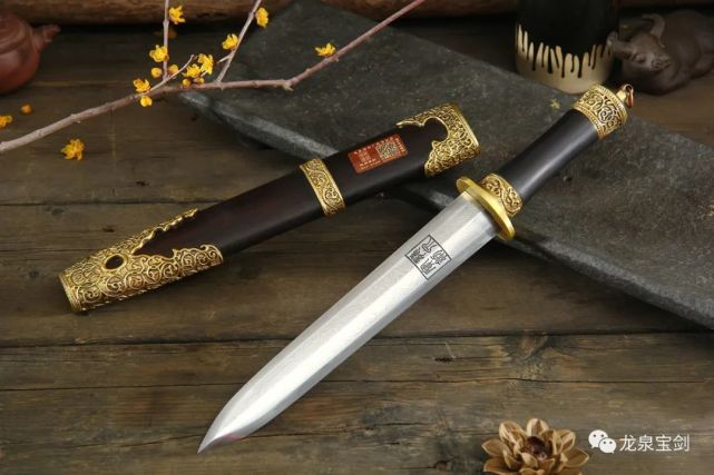 龙泉宝剑|近身利器,中国小匕首的使用以及格斗要点_腾讯新闻