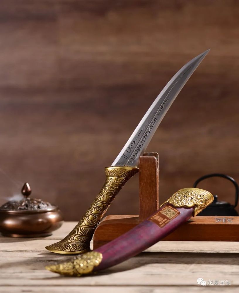 龙泉宝剑近身利器中国小匕首的使用以及格斗要点