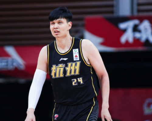 广厦胜辽宁赵岩昊成老大王博针对强小外成难题许钟豪又崩